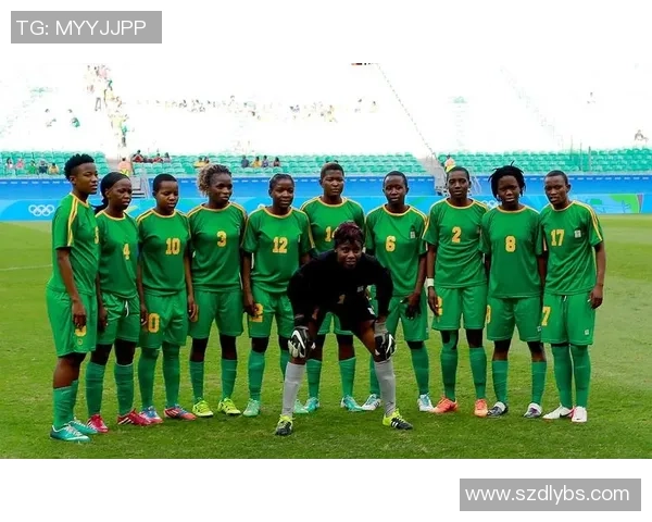 足球巨星合影共谱绿茵传奇精彩瞬间展现球场无敌风采